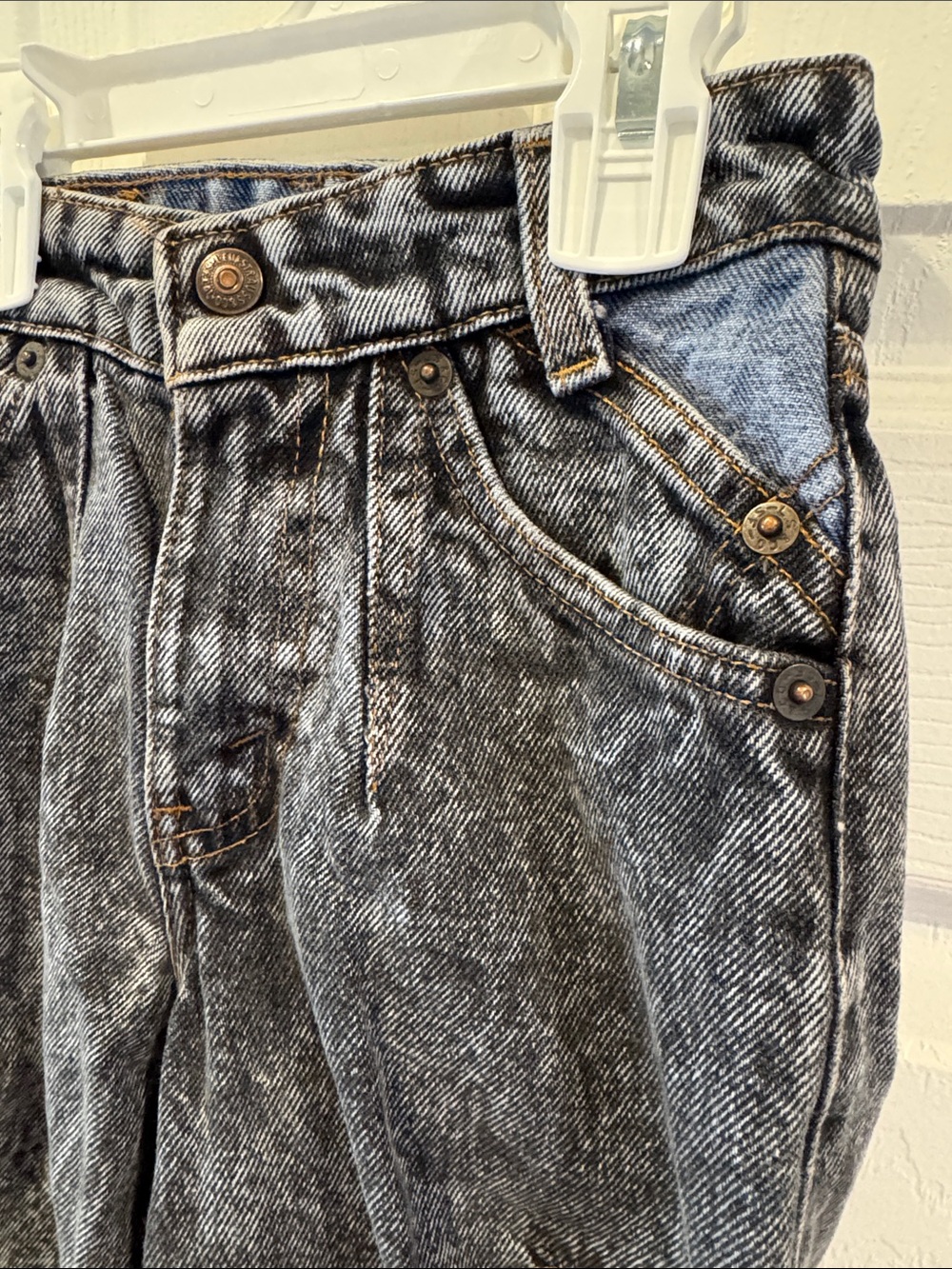 Kids vintage two toned acid washed black denim Levi’s jeans -  made in the 🇺🇸